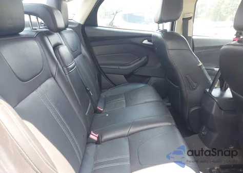 2013 Ford Focus Se z USA, uszkodzony, nr VIN 1FADP3F2XDL246149